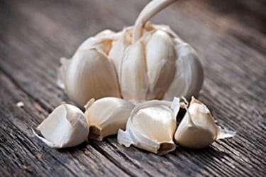How to Get Rid of Skin Tags with Garlic at Home
